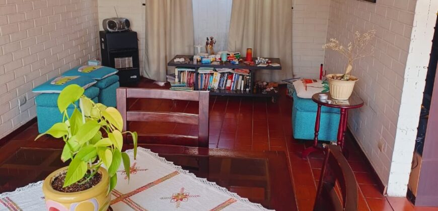 Se Vende Casa 2 Pisos Jardines De Vespucio